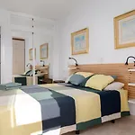 Jupiter 1 Bed Sea View
