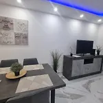 Casa Palmera 2 Only 150 Meters To The Beach, Heated Pool, Wifi, Sat-Tv, Air Conditioning, Terrace, Central Location, Washing Machine
