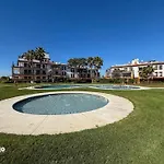 Kuc01 Modern Apartment With South Aspect And Pool