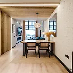 Luxury 2 Story Apartment Near Passeig De Gracia
