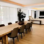 Palo Alto Luxury 2 Bedroom Apartment