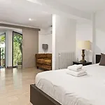 Huge Duplex With Private Garden Next To Las Ramblas