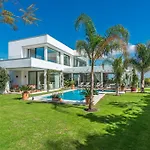 12 Guests - Prime Golf Villa Oasis - Malaga Host