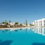 Le Mirage Modern Apartment With Sea Views