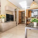 Cozy Getaway With Pool, Close To The Beach By Rems