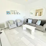 Sr La Cartuja Calahonda 2 Bdr With Sea View