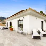 Vivi Homes - Casa Blanca II