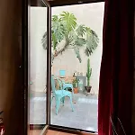 Charming Studio With Private Patio In Old Town