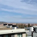 Pequena Habitacion Con Vistas