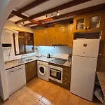 3 Bed Apartment With Aircon And 600Mb Wifi
