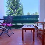 Junto Paseo Maritimo Piscinas Jardines Y Parking