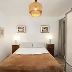 Vintage 3 Bdr Apartment