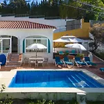 Charming Villa With Heated Pool - Pass The Keys