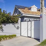 Cubo'S Lucys Place 1 Bedroom Apartment