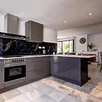 Three Bedroom Townhouse 100 Meters From The Beach!