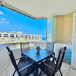 Lafrenchtouch - Estudio Con Vista Al Puerto