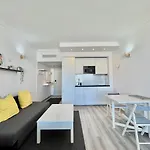 Lafrenchtouch - Estudio Con Vista Al Puerto