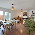 A Levante Conil- Solo Familias Y Parejas