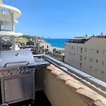 Modern Penthouse Apartment - 1 Min From The Beach