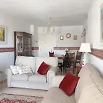 Beautiful Benalmadena Apartment With Sea Views!