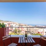 Cozy Apartment With Sea Views In Benalmadena