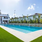 La Llana Beach Barcos