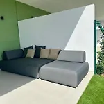 Stylish Apartment With Garden And Amazing View