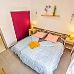 Plaza Espana 3-Bedroom Central & Bello Apartamento