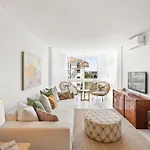 Fantastic Ph Near Hard Rock Walk To Beach Rdr479