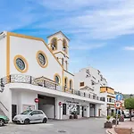 2 Bed Apartment In Benahavis Village