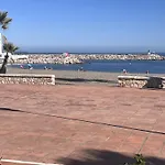 Modern 2 Bedroom Beach Front - La Duquesa