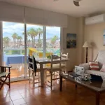 Apartamento En Urbanizacion Privada Con Piscina En Primera Linea De Playa