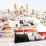 Bright Rooms With Ac And Rooftop Terrace In The Heart Of Cadiz