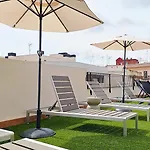 Feelathome Stadium Apartments