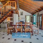 Hh Villa Auryn