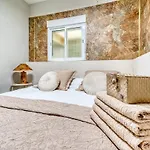 Luxury Apartment With Cinemaroom 600 Mtr From The Beach