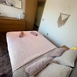 Great Holiday Apartment Close To The Beach