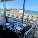 Modern Penthouse Apartment - 1 Min From The Beach