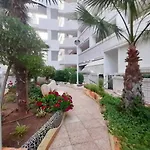 Ayf Confortable Bajo De Dos Terrazas Trebol Dor