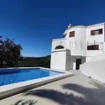 Villa With Stunning Sea Views