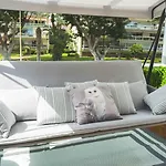 Apartamento A 30 Metro De La Playa Con Piscina Y Garaje En La Carihuela