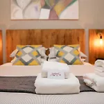 Jardinets Guest House