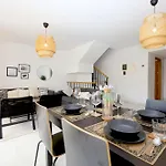 Estepona West Townhouse Lobon