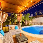 Cubo'S Villa Esmeralda