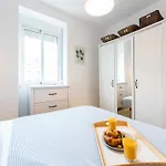 Amazing City Center Apartment
