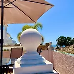 Family Villa With Pool, Walk To Beach, Restaurants And Shopping
