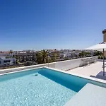 Casa De La Vega Suites