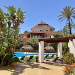 Las Lomas - Pool, Terrace & View