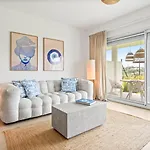 New Oceana Gardens 2 Bedrooms With Garden Rdr476