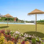 New Oceana Gardens 2 Bedrooms With Garden Rdr476